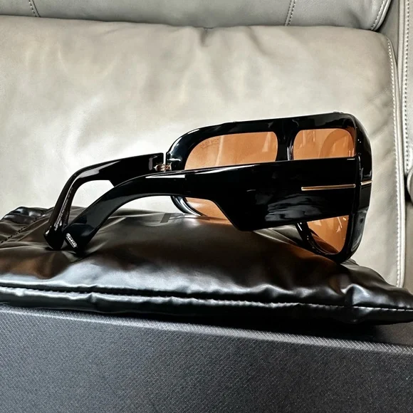 Tom Forf Black Sunglasses - Picture 3 of 3